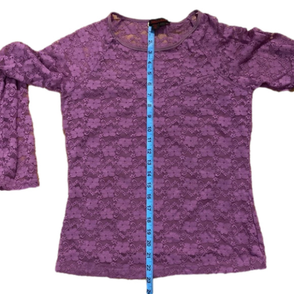 Simon Chang Long Sleeve Purple Floral Lace Sweetheart Neckline Top (Size Medium) - Picture 7 of 9